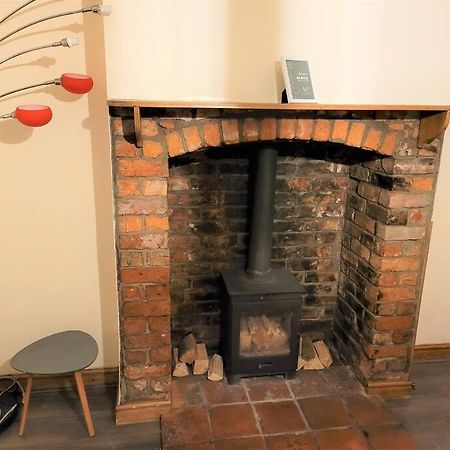Nice 4-Bedroom Vacation Home With Indoor Fireplace Wellington  Buitenkant foto