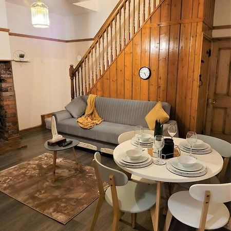 Nice 4-Bedroom Vacation Home With Indoor Fireplace Wellington  Buitenkant foto