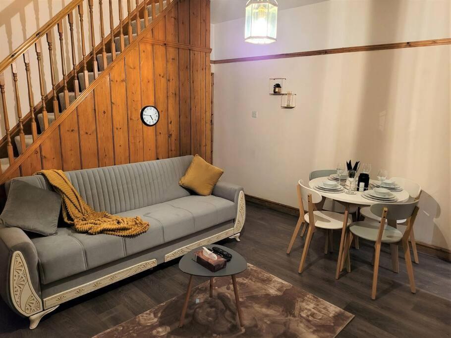 Nice 4-Bedroom Vacation Home With Indoor Fireplace Wellington  Buitenkant foto