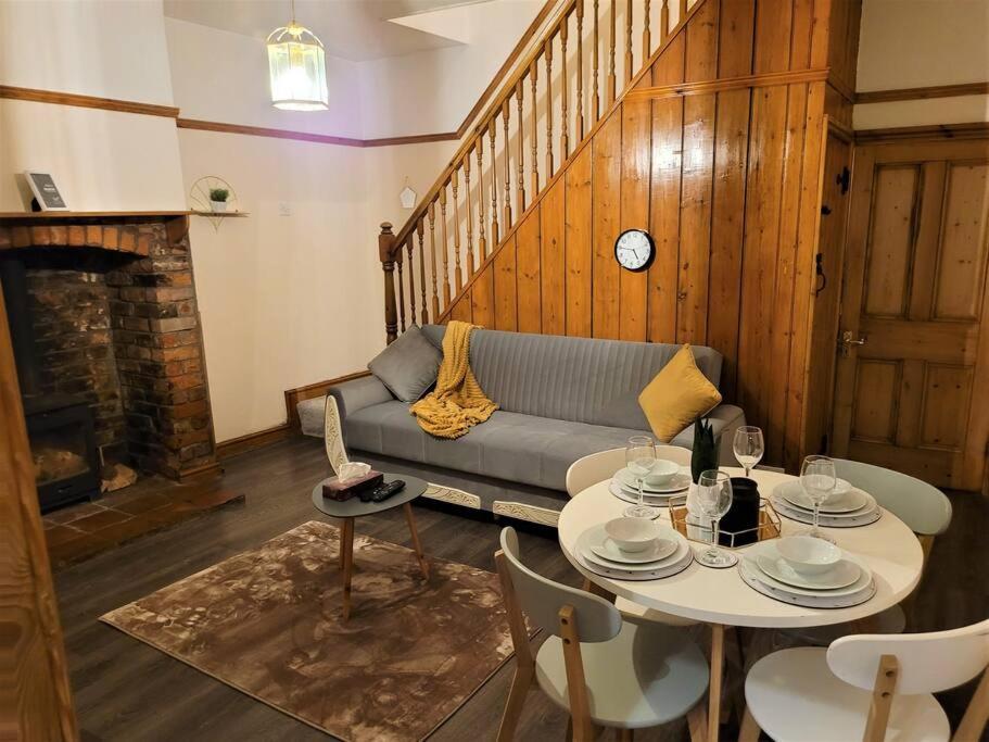 Nice 4-Bedroom Vacation Home With Indoor Fireplace Wellington  Buitenkant foto