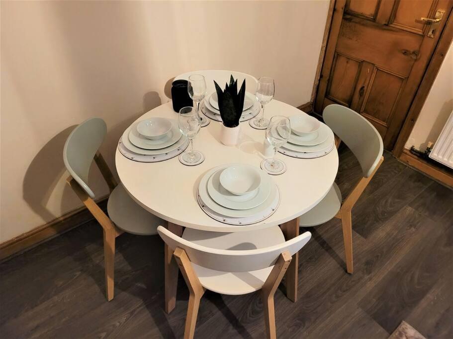 Nice 4-Bedroom Vacation Home With Indoor Fireplace Wellington  Buitenkant foto