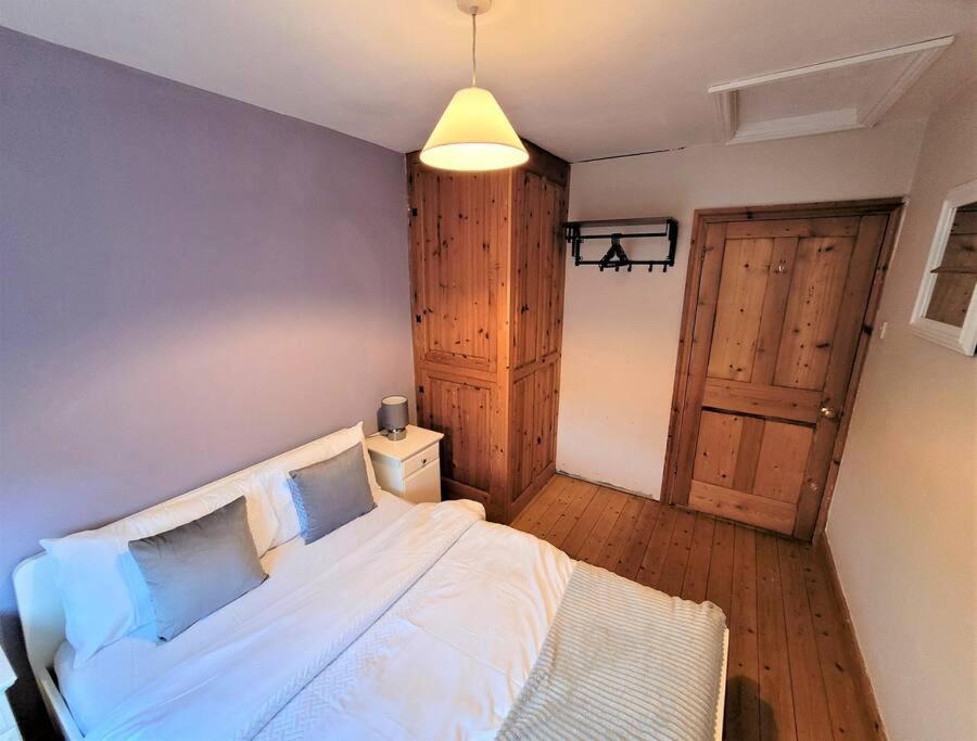 Nice 4-Bedroom Vacation Home With Indoor Fireplace Wellington  Buitenkant foto